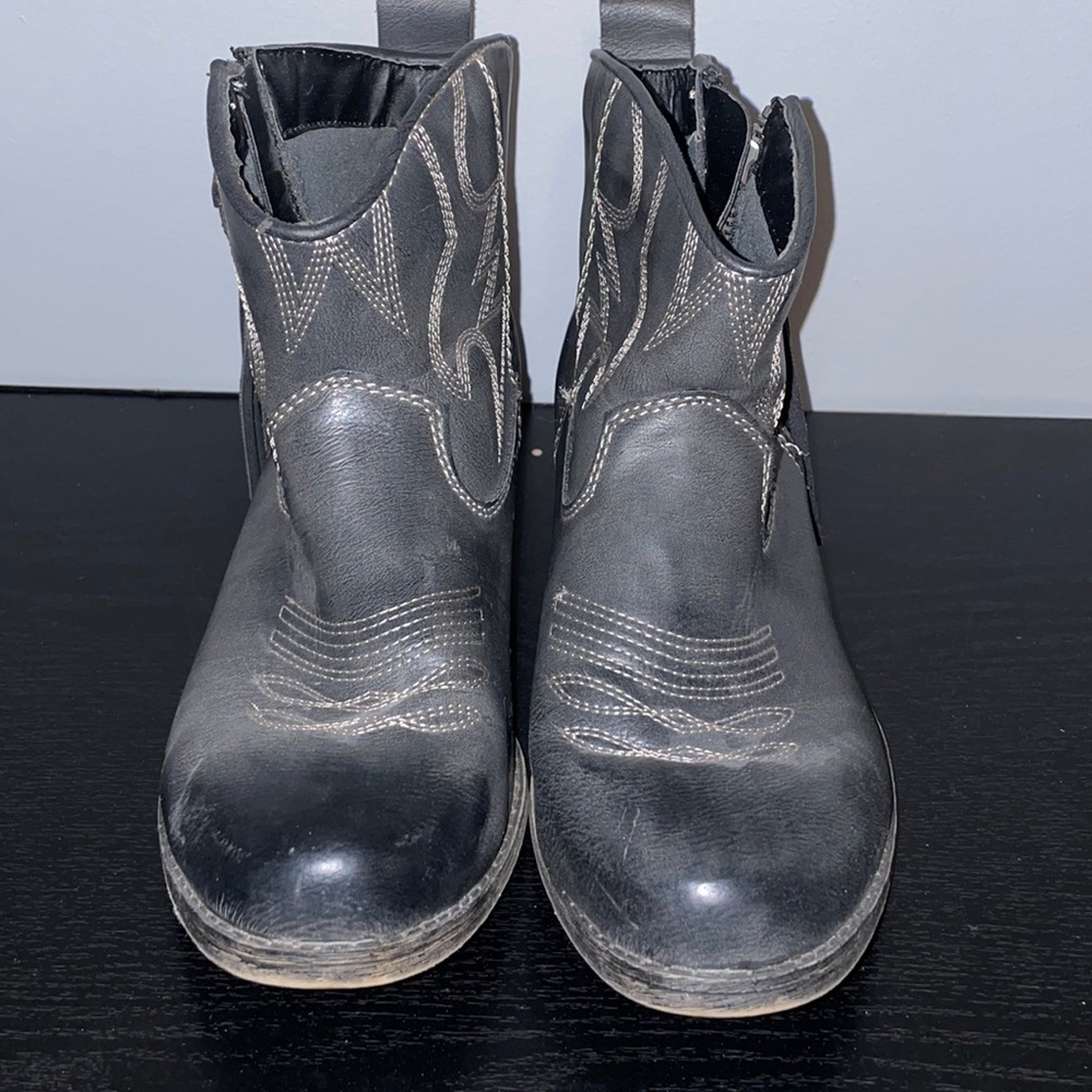 Ankle boots